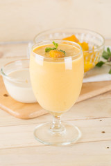 mango smoothie
