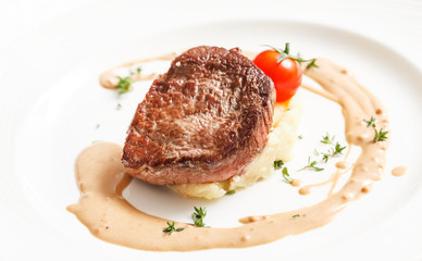 steak with mashed potatoes