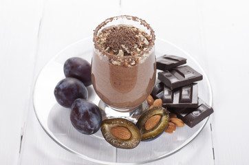  Smoothies of plums, chocolate with nuts and yogurt