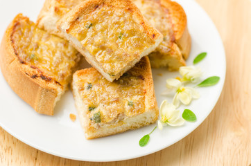 Bread with pork on top (Thai food)