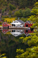 Fototapeta na wymiar traditional norwegian wooden house