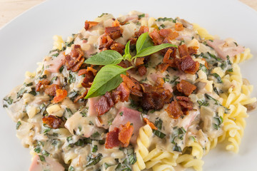 penne pasta with cream sauce
