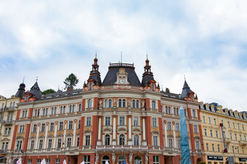 Fototapeta na wymiar frontage - schöne Fassaden, Karlsbad, Karlovy Vary