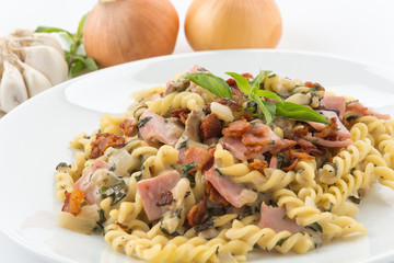 penne pasta with cream sauce