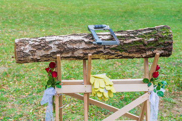 Hochzeitsbrauch Baumstamm sägen