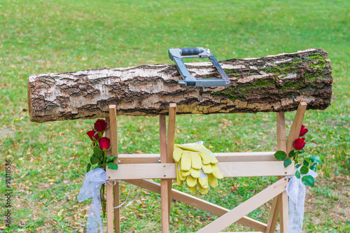 "Hochzeitsbrauch Baumstamm sägen" Stockfotos und lizenzfreie Bilder auf