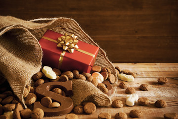 Bag with treats, for traditional Dutch holiday 'Sinterklaas' - 91318953