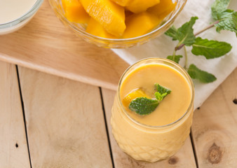 mango smoothie