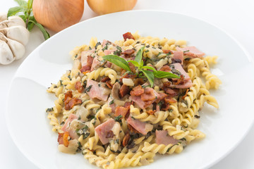 penne pasta with cream sauce