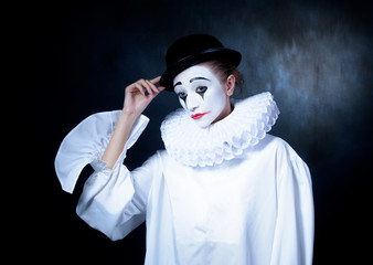 Sad mime Pierrot - obrazy, fototapety, plakaty