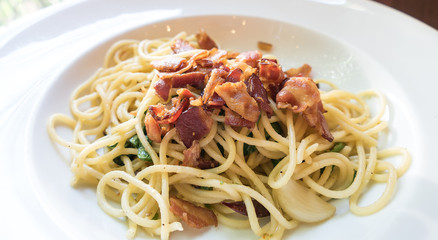 spaghetti crispy bacon