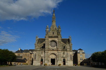 Fototapeta na wymiar Basilique de Sainte-Anne d'Auray (Morbihan-Bretagne)