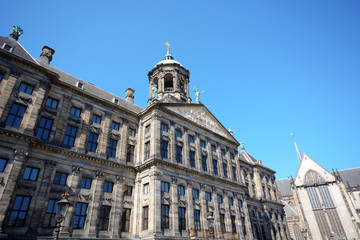 Fototapeta premium Paleis op de Dam als Königlicher Palast in Amsterdam