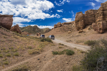 Fototapeta na wymiar car in canyon