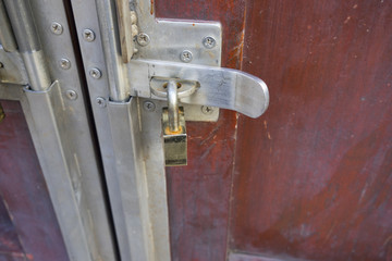 lock temple door