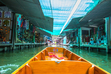 Naklejka premium Damnoen Saduak Floating Market, Damnoensaduak district, Ratchabu