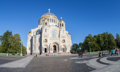 Fototapeta na wymiar Kronstadt Naval cathedral in Saint-Petersburg, Russia