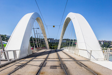 Le Pont Raymond Barre entre Gerland et Confluence