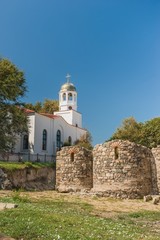 Фрагменты старого города и православной церкви