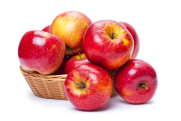 Fototapeta na wymiar apples in a basket 