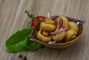 Pickled champignon
