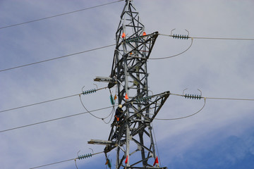 Travaux sur un pylône électrique THT