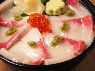 Hamachi sashimi on rice, donburi, japanese food