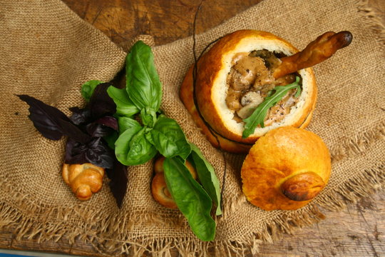 жаркое в булке.