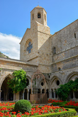 Cour intérieure de l' abbaye de fontfroide