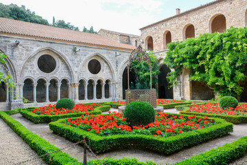 Fototapeta premium Cour intérieure de l' abbaye de fontfroide