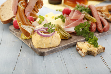 appetitlicher bayrischer Brotzeitteller