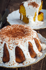 carrot cake with vanilla cream