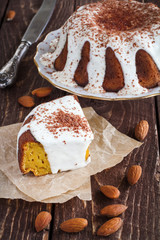 carrot cake with vanilla cream