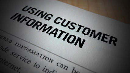 Obraz premium Using customer information