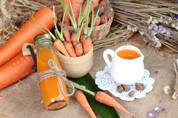 Fresh carrots and carrot juice are delicious.