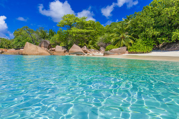Anse Lazio - Plage paradisiaque aux Seychelles, île de Praslin