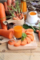 Fresh carrots and carrot juice are delicious.