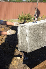 building foundations, reinforcement, concrete, rubble, on hooks