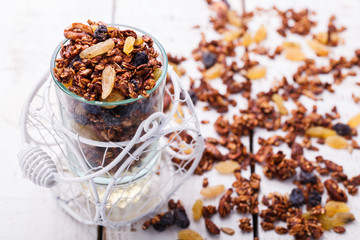 Granola, honey, raisins, peanuts and sunflower seeds.
