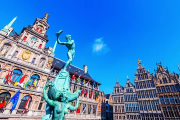 Gardinen historisches Rathaus am Grote Markt in Antwerpen, Belgien © Christian Müller