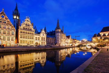 Naklejka premium Altstadt von Gent bei Nacht