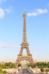 Fototapeta na wymiar Eiffel Tower with blue sky, Paris