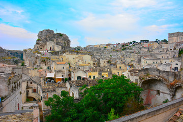 matera, habitats troglodytiques, dans la basilicate, pr&egrave;s des pouilles en italie
