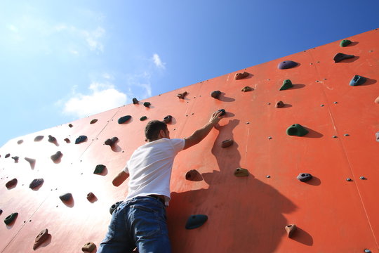 dağcı tırmanıyor