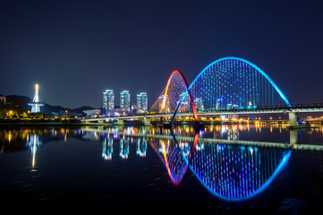 Fototapeta na wymiar Bridge in Daejeon, South Korea.