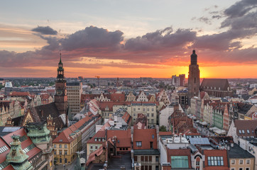 Stare miasto Wrocław z wieży kościoła przy zachódzie słońca - obrazy, fototapety, plakaty