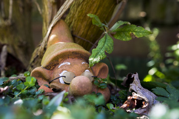 Tönerner Gartenzwerg