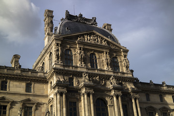 Fototapeta na wymiar Détail du Louvre