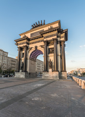 Fototapeta na wymiar Триумфальная арка в Москве.