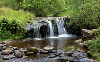 Obraz premium Waterfall on the River Caerfanell in Brecon